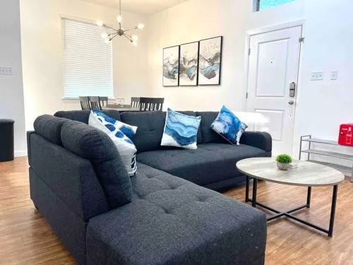 NEW! 5 min from Mall Airport and Dinning! hotel detail image 1