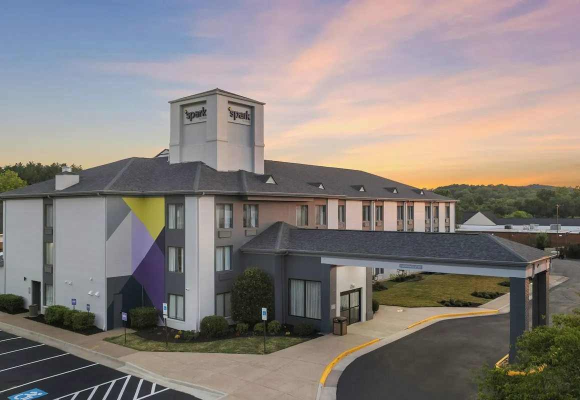 Spark by Hilton Fredericksburg Southpoint hotel hero