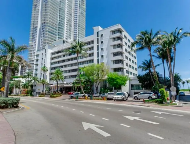 Ocean Front Casablanca Studios with FULL KITCHENS & Beach access By BL Rentals hotel detail image 1