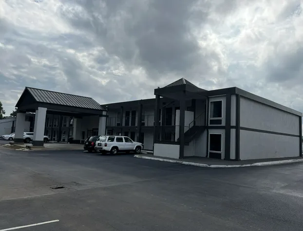 Rodeway Inn Commerce hotel detail image 2