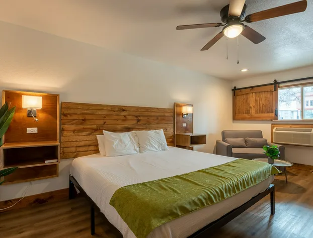 Springs Lodge & Cafe hotel detail image 4