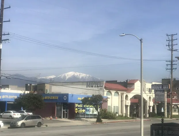 Howard Johnson by Wyndham Azusa hotel detail image 3