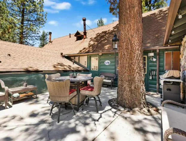 2031-Fox Lodge home hotel detail image 2