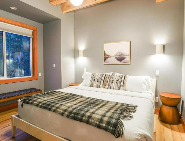 Whistler Peak Lodge hotel detail image 3