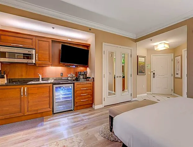 Luxury Studio MGM Signature Best Location Lazy River No Resort Fee hotel detail image 4