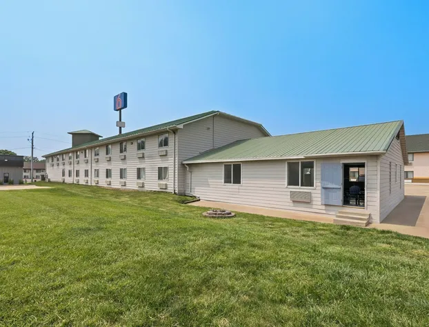 Rodeway Inn & Suites North Sioux City hotel detail image 1