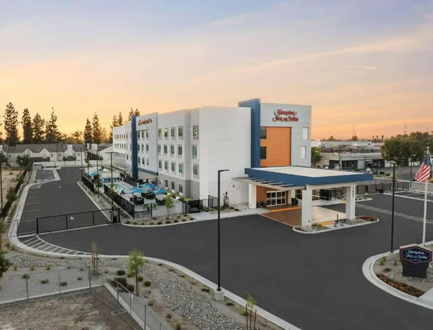 Hampton Inn & Suites Bakersfield Central hotel detail image 1