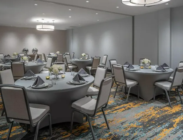 DoubleTree by Hilton Miami North I-95 hotel detail image 2