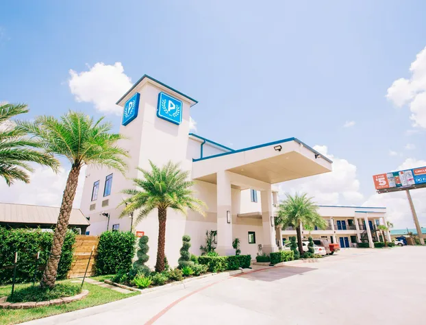 Palace Inn Blue I-45 & College Ave hotel detail image 2