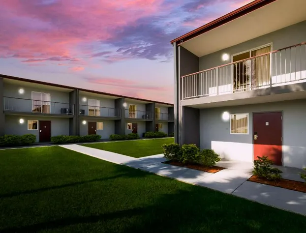 Quality Suites Wildwood - The Villages hotel detail image 1