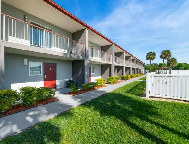 Quality Suites Wildwood - The Villages hotel detail image 2