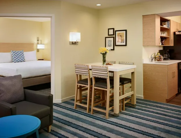 AVIA Residences on Lincoln- Extended Stay hotel detail image 4