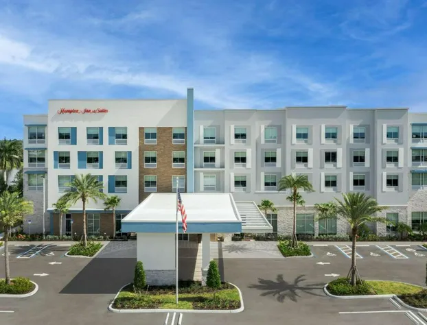 Hampton Inn & Suites Naples South hotel detail image 1