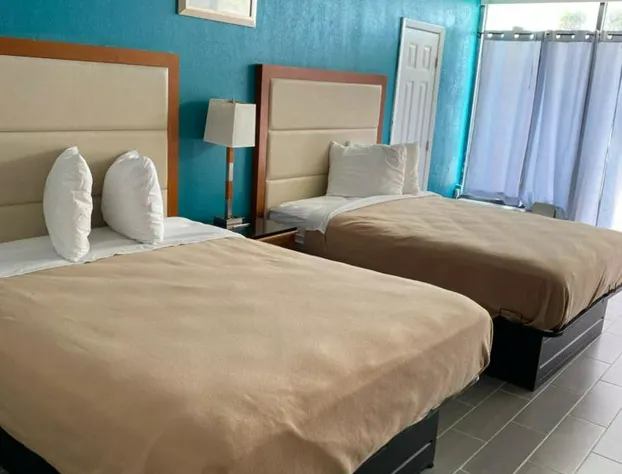 Summer Wind Ocean Front Hotel hotel detail image 3