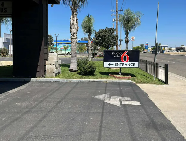 Studio 6 Suites Delano, CA hotel detail image 2