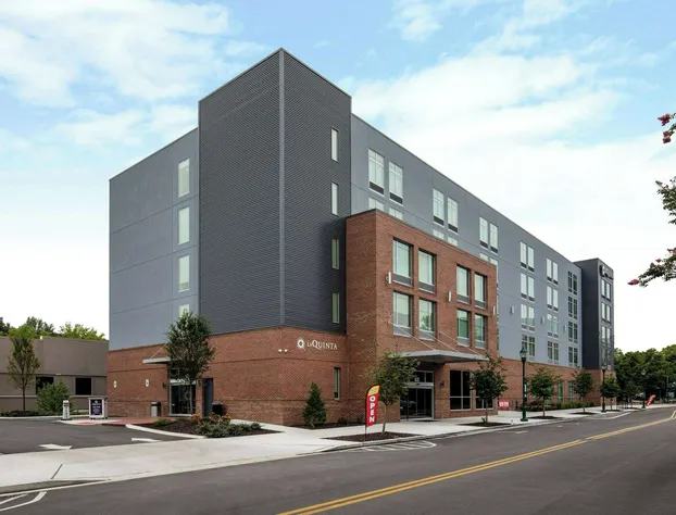 La Quinta Inn & Suites by Wyndham Chattanooga Downtown/South hotel detail image 1