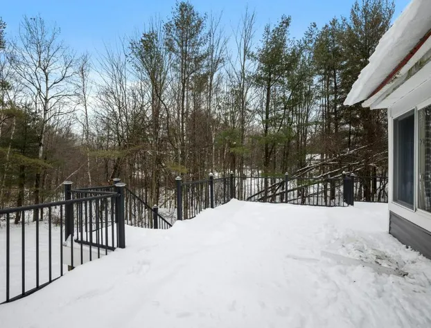 Quiet Gilford Home with Hot tub - Winnipesaukee! hotel detail image 3