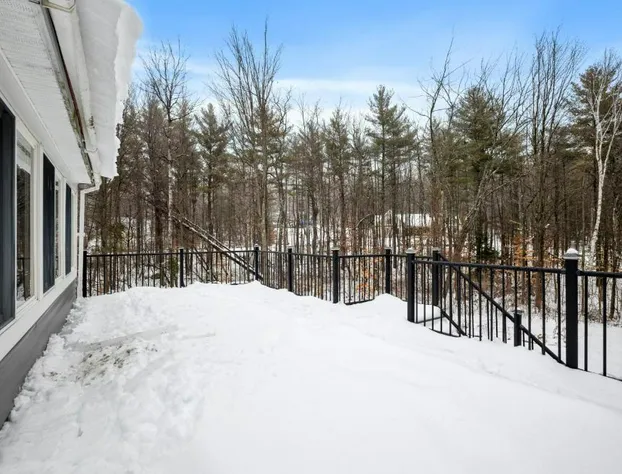 Quiet Gilford Home with Hot tub - Winnipesaukee! hotel detail image 4