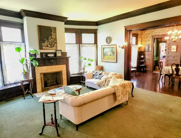 The Kings Throne Inn and Guest House hotel detail image 2