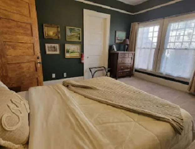 The Kings Throne Inn and Guest House hotel detail image 4