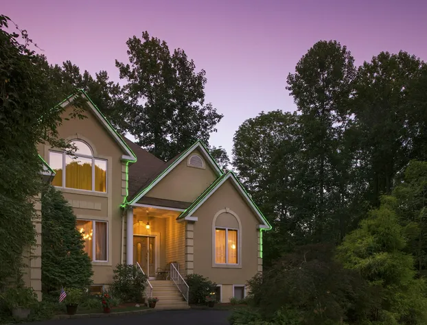 Cherry Valley Manor Luxury Bed and Breakfast hotel detail image 2