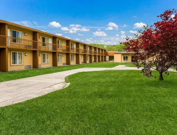 Fairmount Inn & Suites -Stroudsburg hotel detail image 1