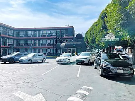 Inn On Grove hotel hero