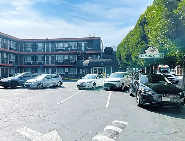 Inn On Grove hotel detail image 1