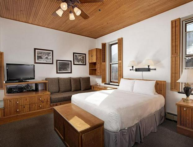 Independence Square 311 Best Location! Hotel Room with Rooftop Hot Tub in Aspen hotel detail image 3