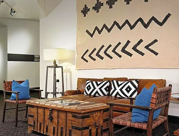 Independence Square 302, Top Floor Stylish Hotel Room with Wet Bar, A/C, in Downtown Aspen hotel detail image 3