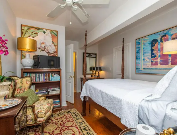 Burns Square Boutique Hotel hotel detail image 1