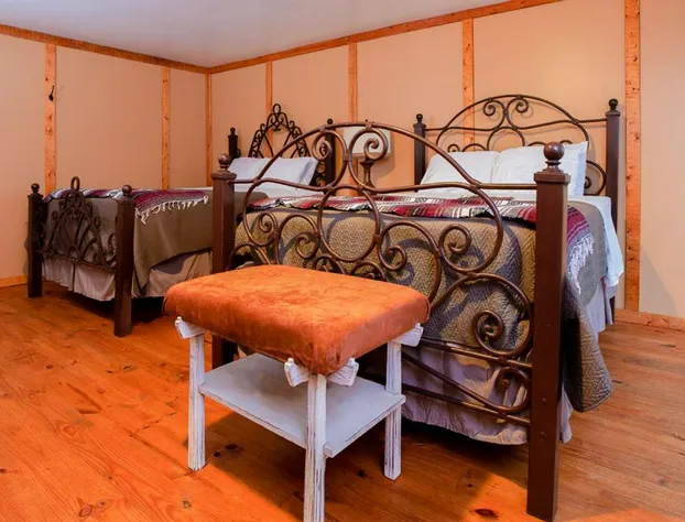 Round Top Hotel hotel detail image 4