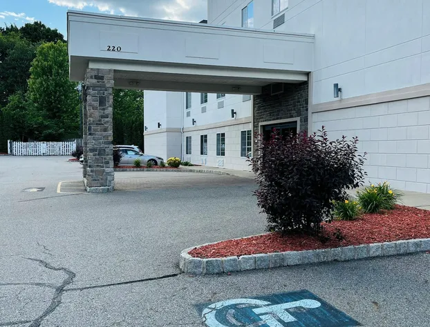 Tapa Hotel Inn & Suites hotel detail image 1