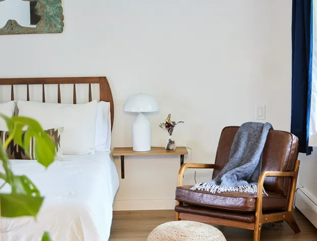 River's Edge hotel detail image 3