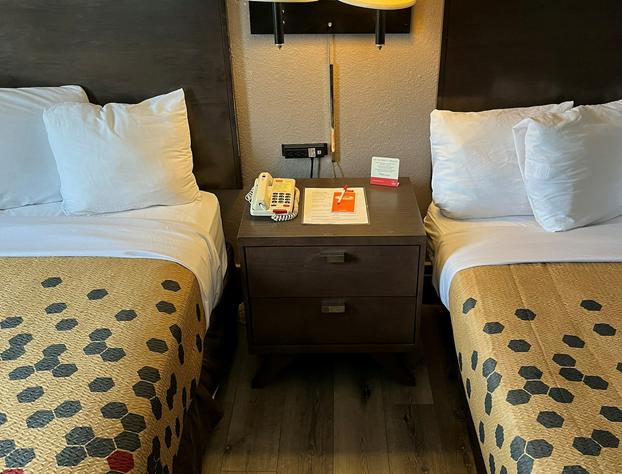 Red Carpet Inn hotel detail image 4