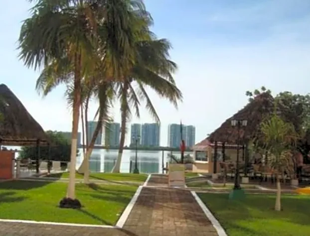 Grand Royal Lagoon hotel detail image 1