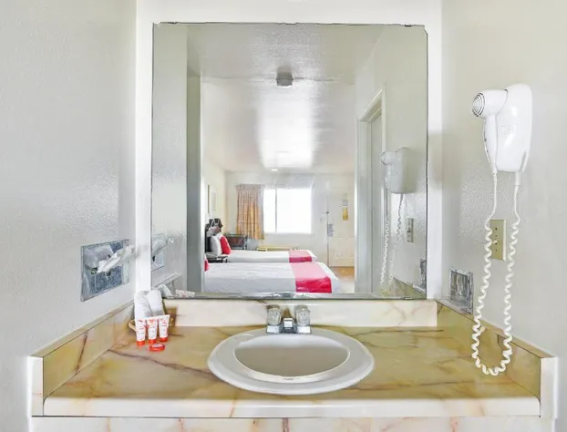 Americas Best Value Inn Lockhart hotel detail image 4