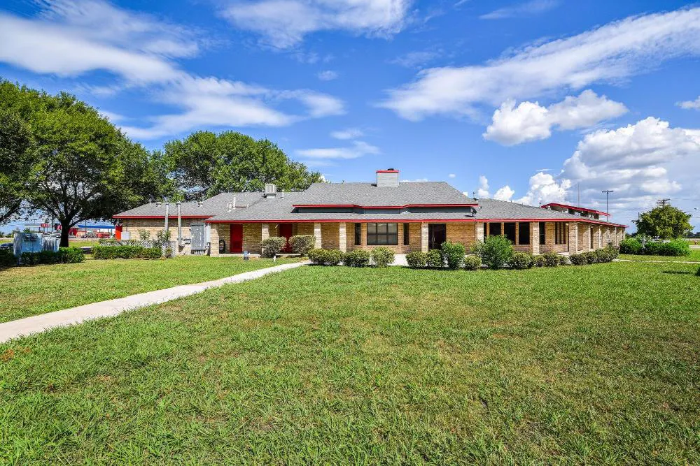 Americas Best Value Inn Lockhart hotel hero