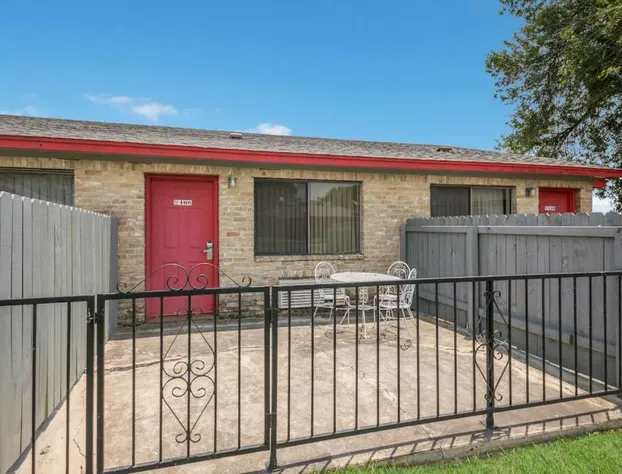 Americas Best Value Inn Lockhart hotel detail image 1