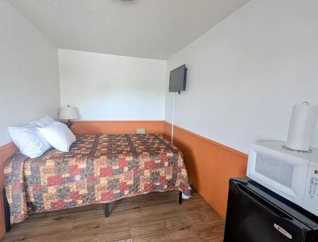 Auburn Inn Motel & Long Creek RV Park hotel detail image 3