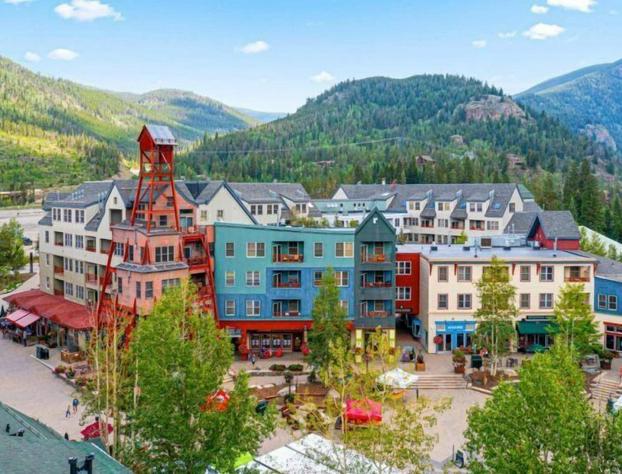 1 Bedroom Mountain Condo in River Run Village with Beautiful Mountain Views and Walking Distance to Ski hotel detail image 3