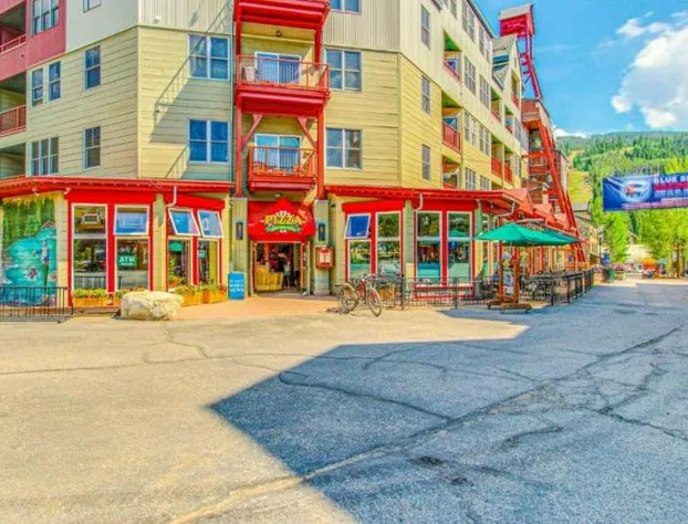 1 Bedroom Mountain Condo in River Run Village with Beautiful Mountain Views and Walking Distance to Ski hotel detail image 1