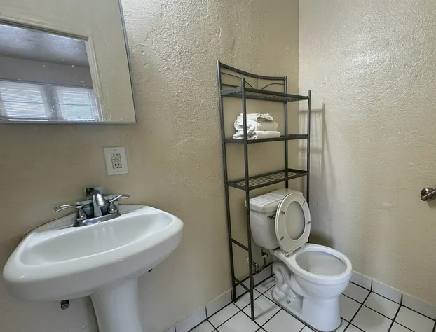 The Oaks Motel hotel detail image 4