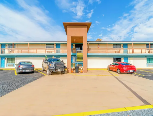 Budget Inn By OYO Frederick Us-183 hotel detail image 1