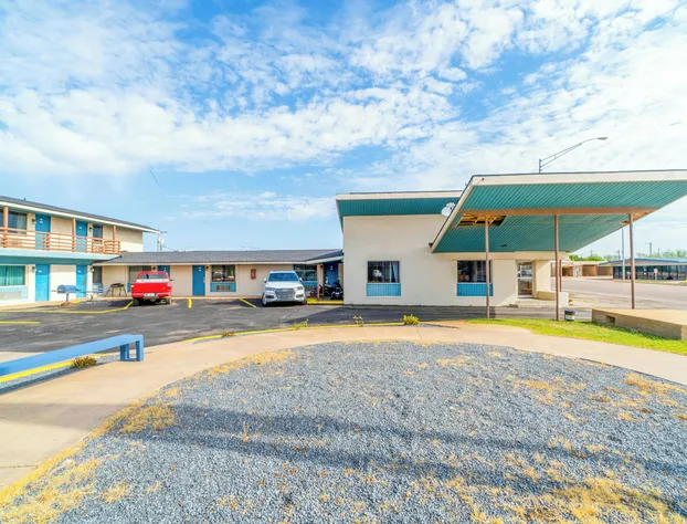 Budget Inn By OYO Frederick Us-183 hotel detail image 3