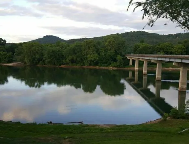 Anglers Riverfront Motel hotel detail image 2
