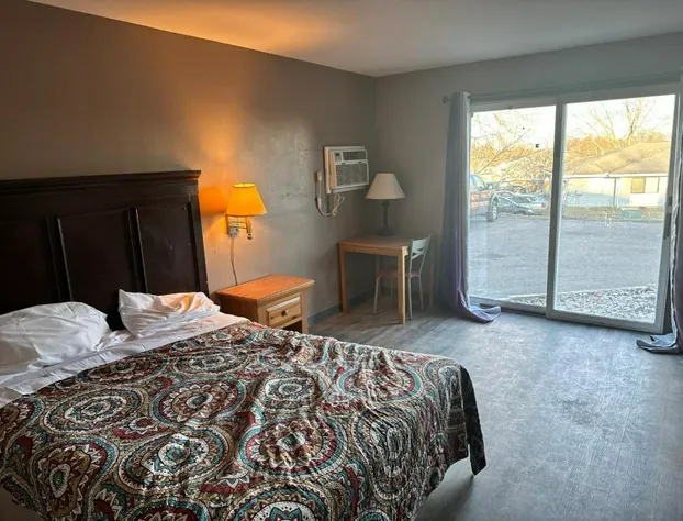 Clintonville Motel hotel detail image 3