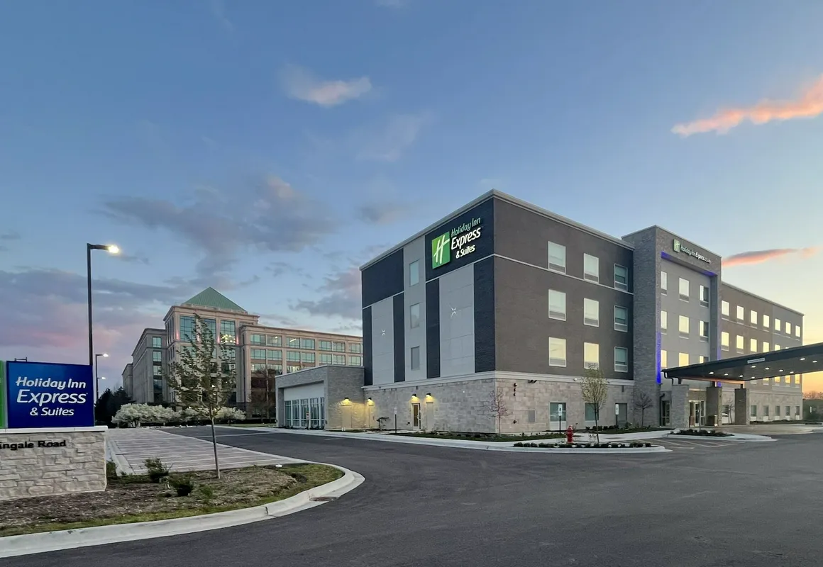 Holiday Inn Express & Suites Chicago Schaumburg by IHG hotel hero