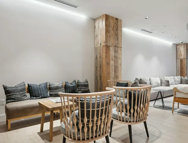 Frontgate by EWH hotel detail image 4