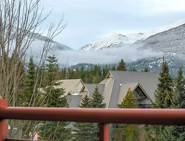 Alpenglow Lodge Queen Boho Studio by MVA hotel detail image 1